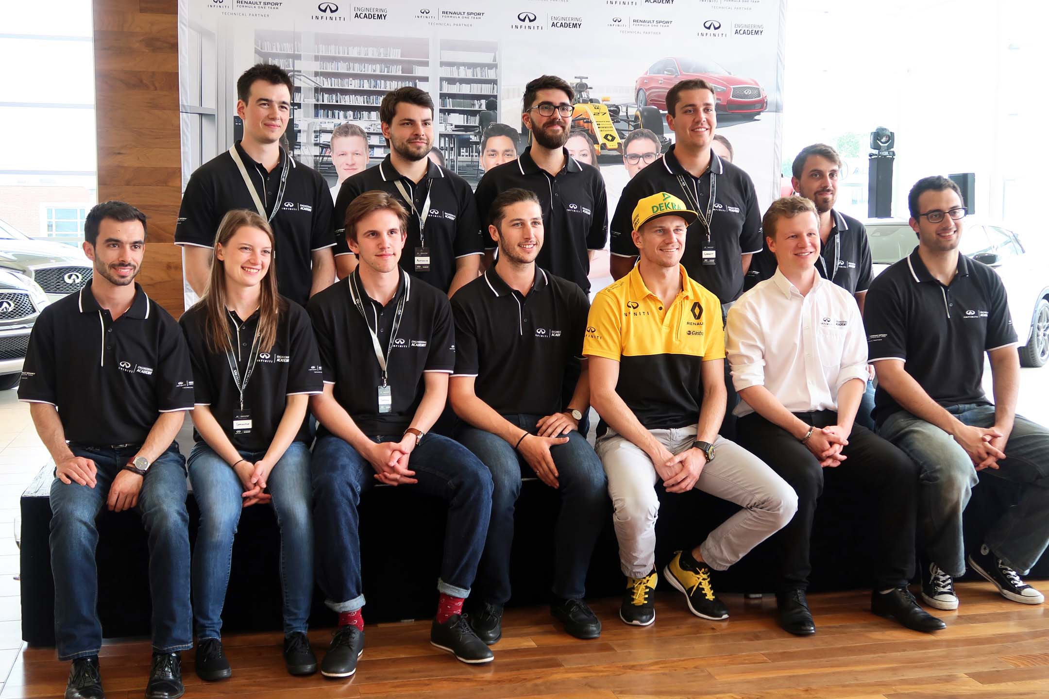 All of this year's competitors, with Nico Hulkenberg and 2016 winner Felix Lamy.